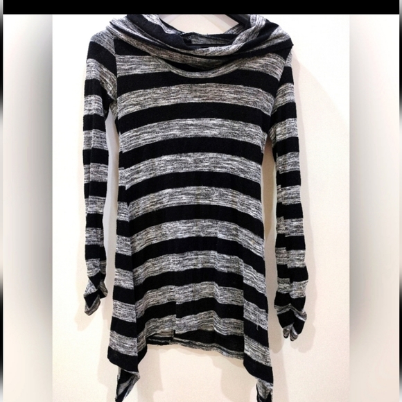 Stylish dress - Picture 4 of 4